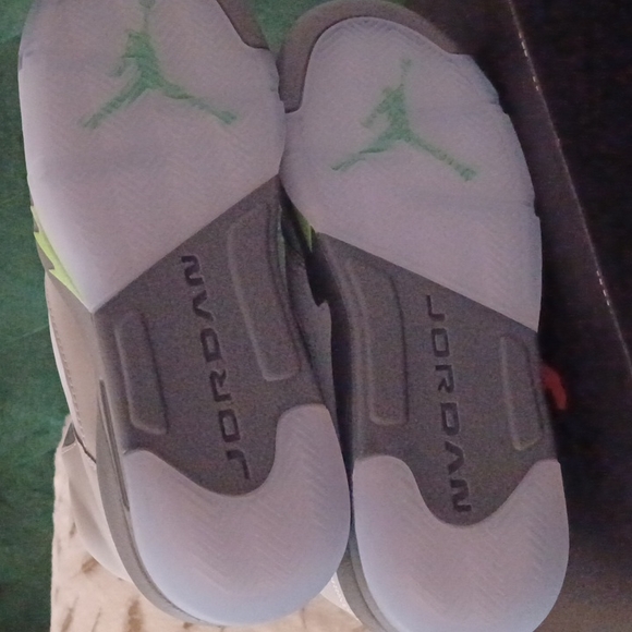 Jordans " green bean" addition sz 5Y - Picture 6 of 12